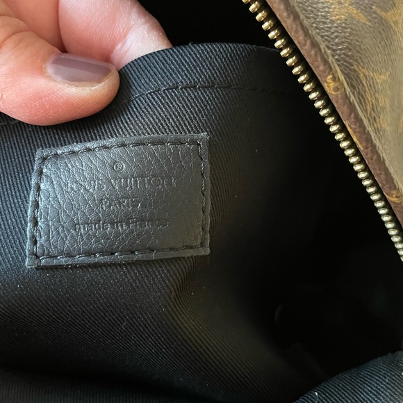 Stop and take a look@ Louis Vuitton Palm Springs PM Backpack. Just beautiful. - Picture 12 of 16